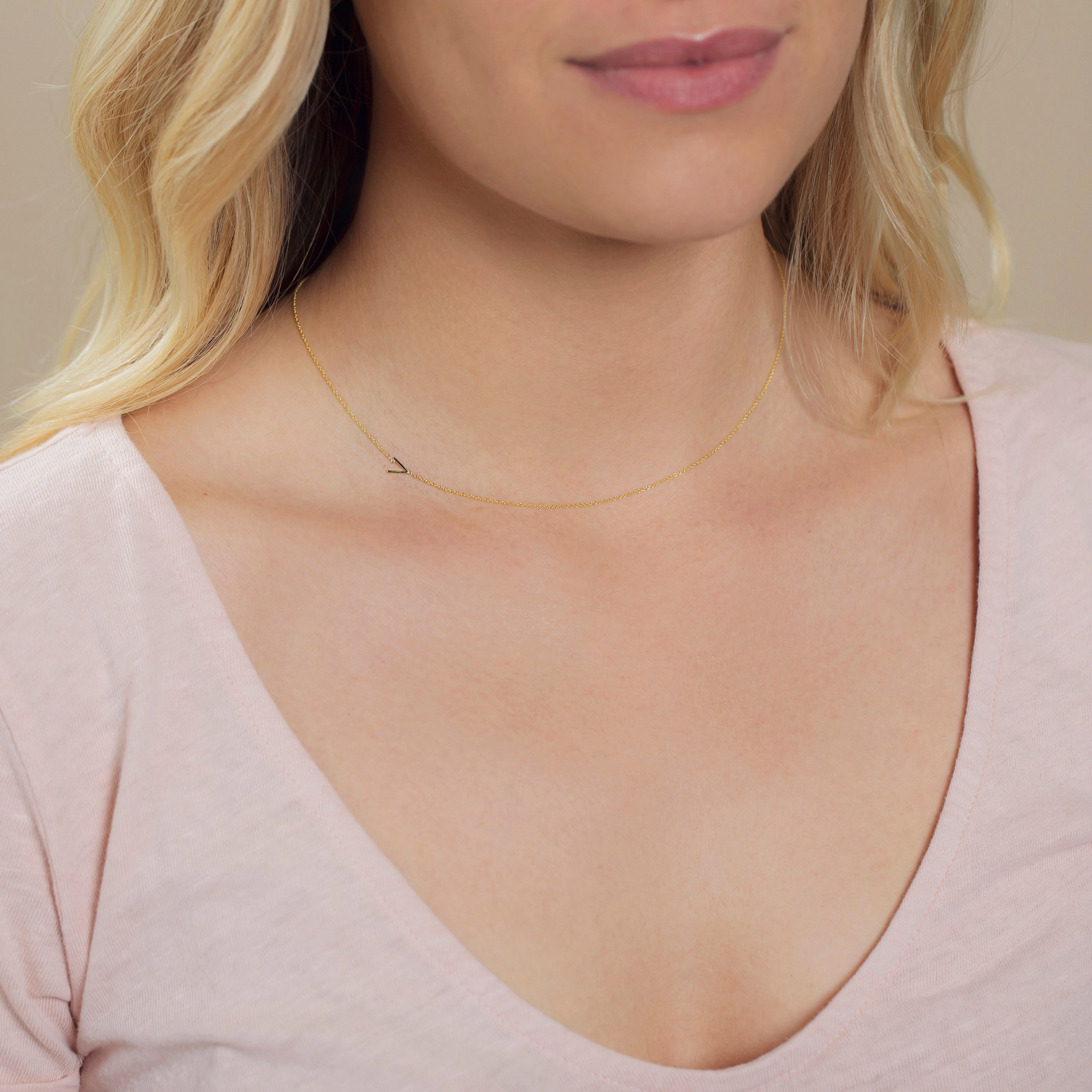 14k Gold Asymmetrical Letter Necklace - V