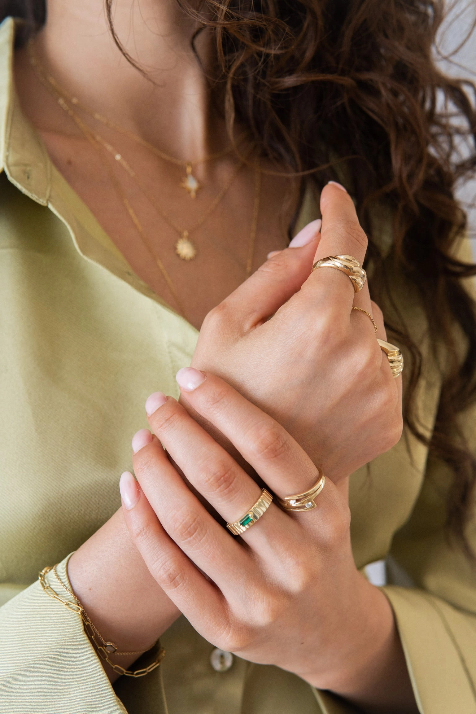 14k Gold Diamond Emerald Ribbed Band