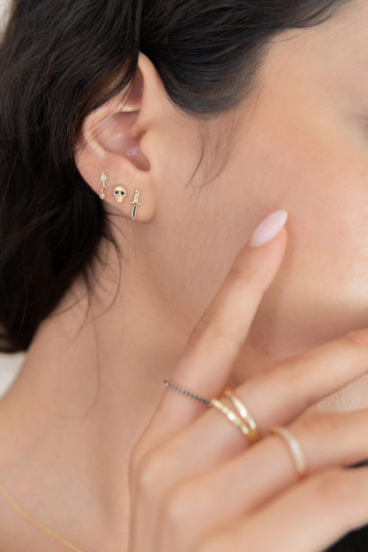 14K Gold Push Flat Back Black Dimond Scull Earring