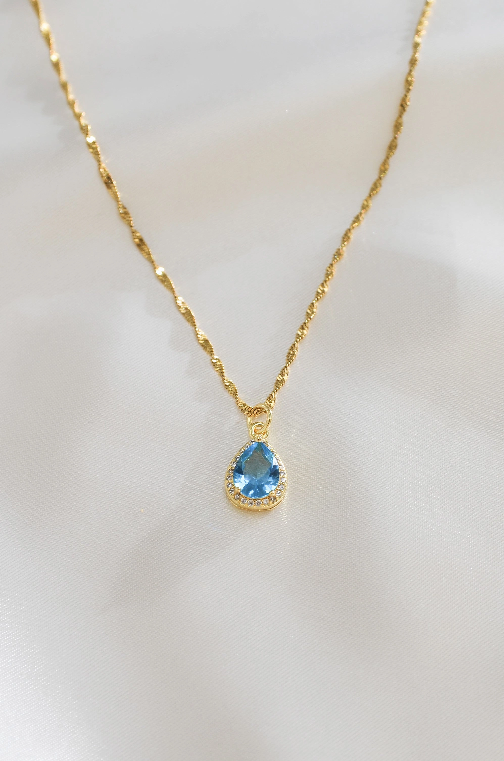 BORACAY AQUAMARINE NECKLACE