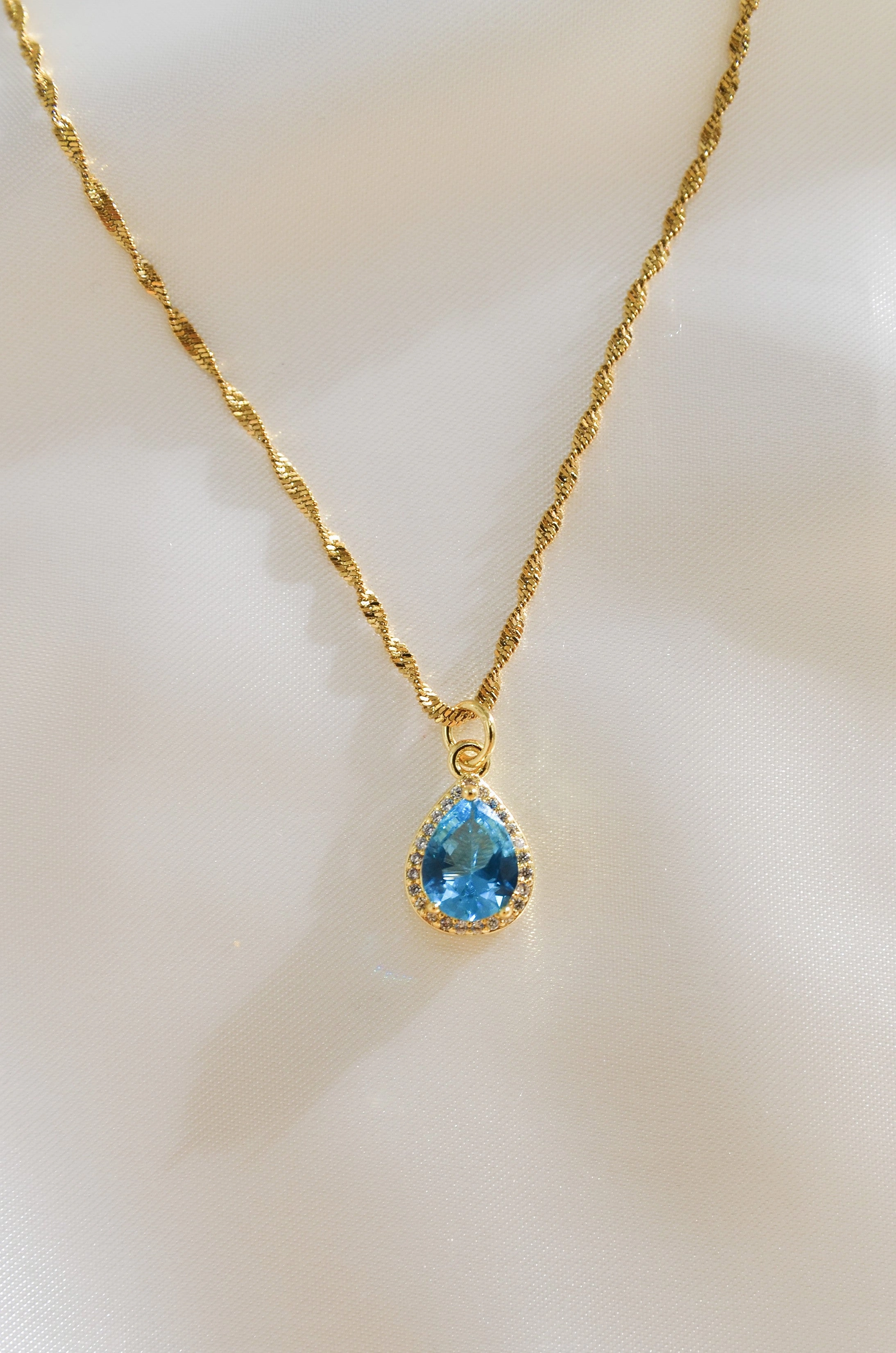 BORACAY AQUAMARINE NECKLACE
