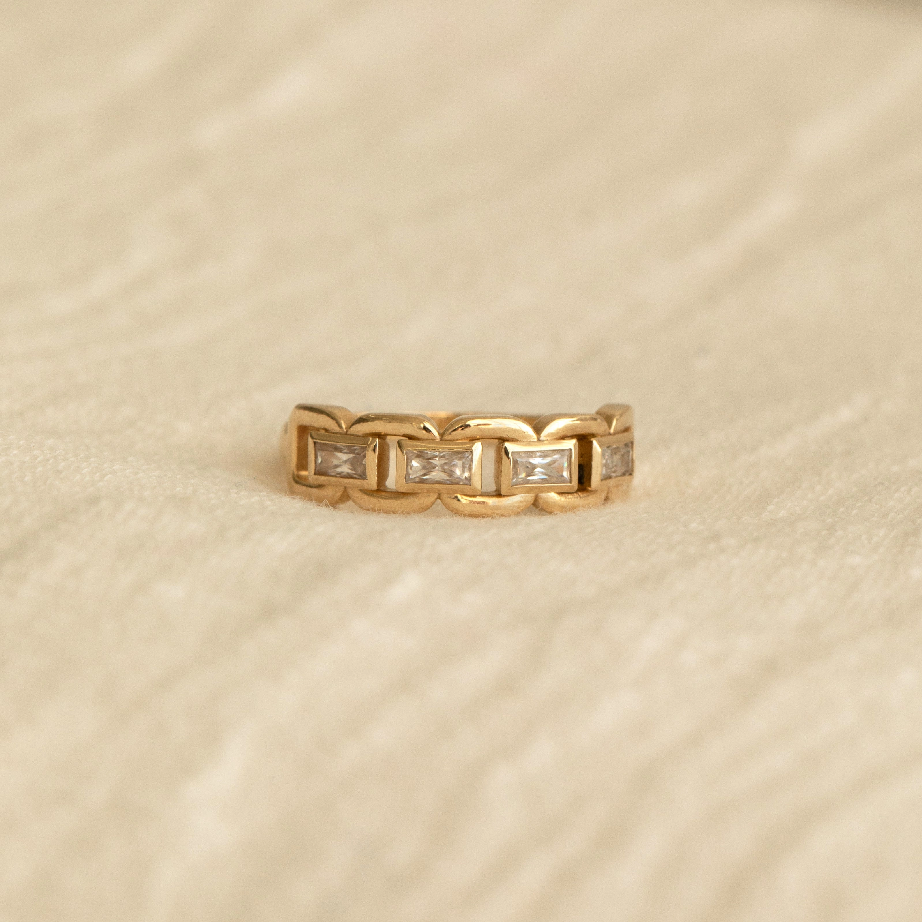 C'est Moi Link Ring