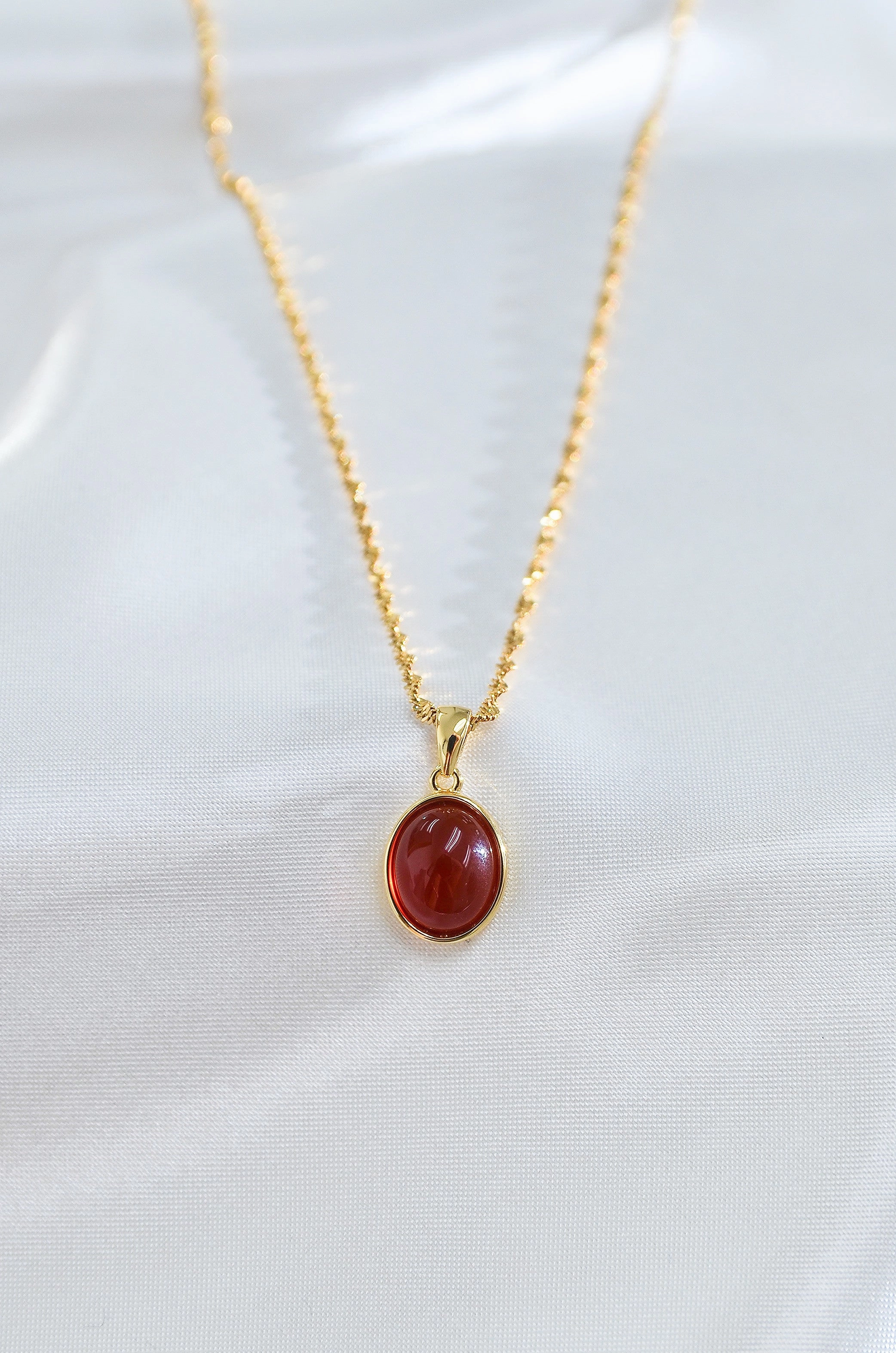 CARNELIAN ATTRACTION AMULET