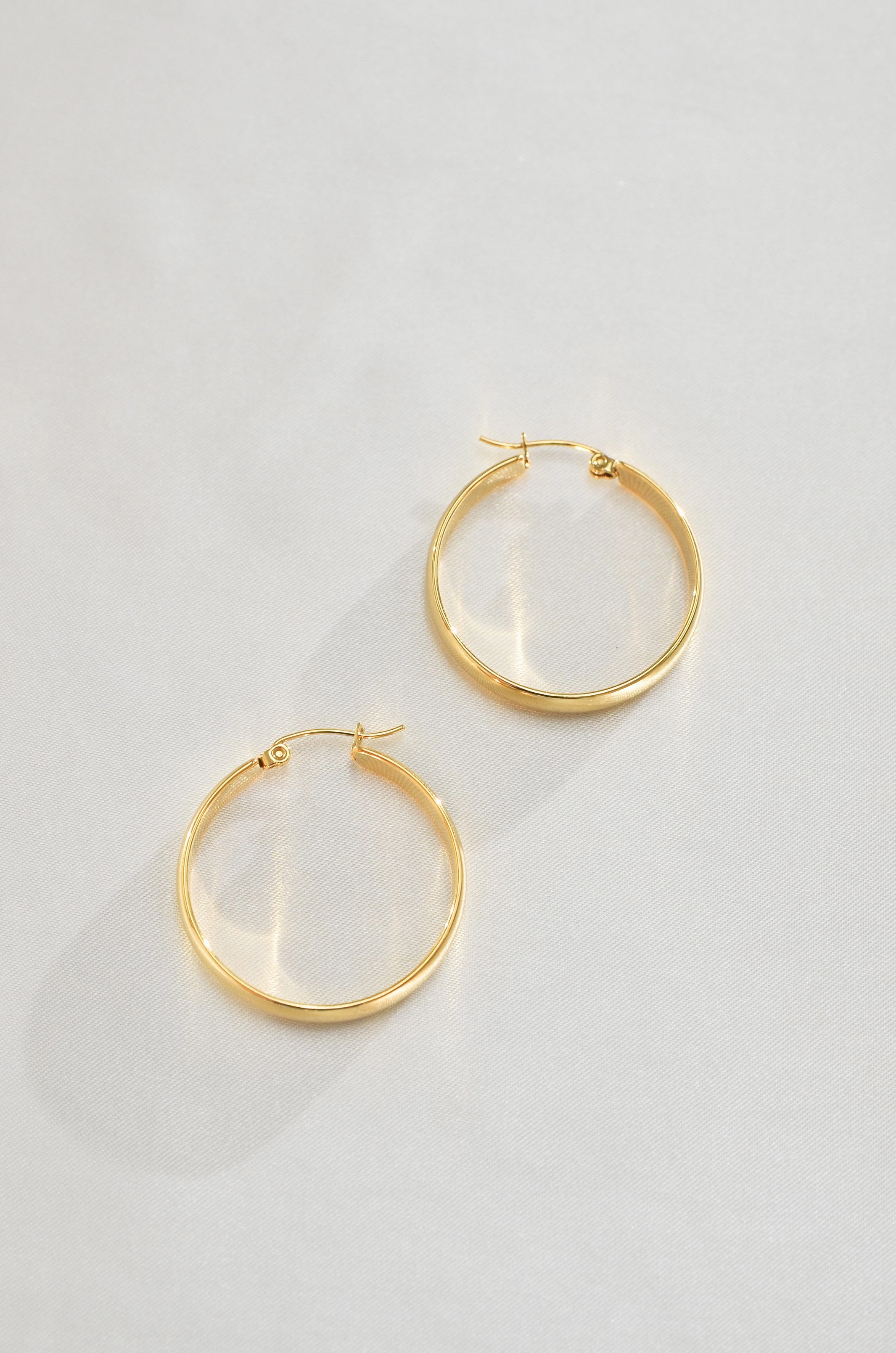 CLASSIC WATERPROOF HOOP EARRINGS
