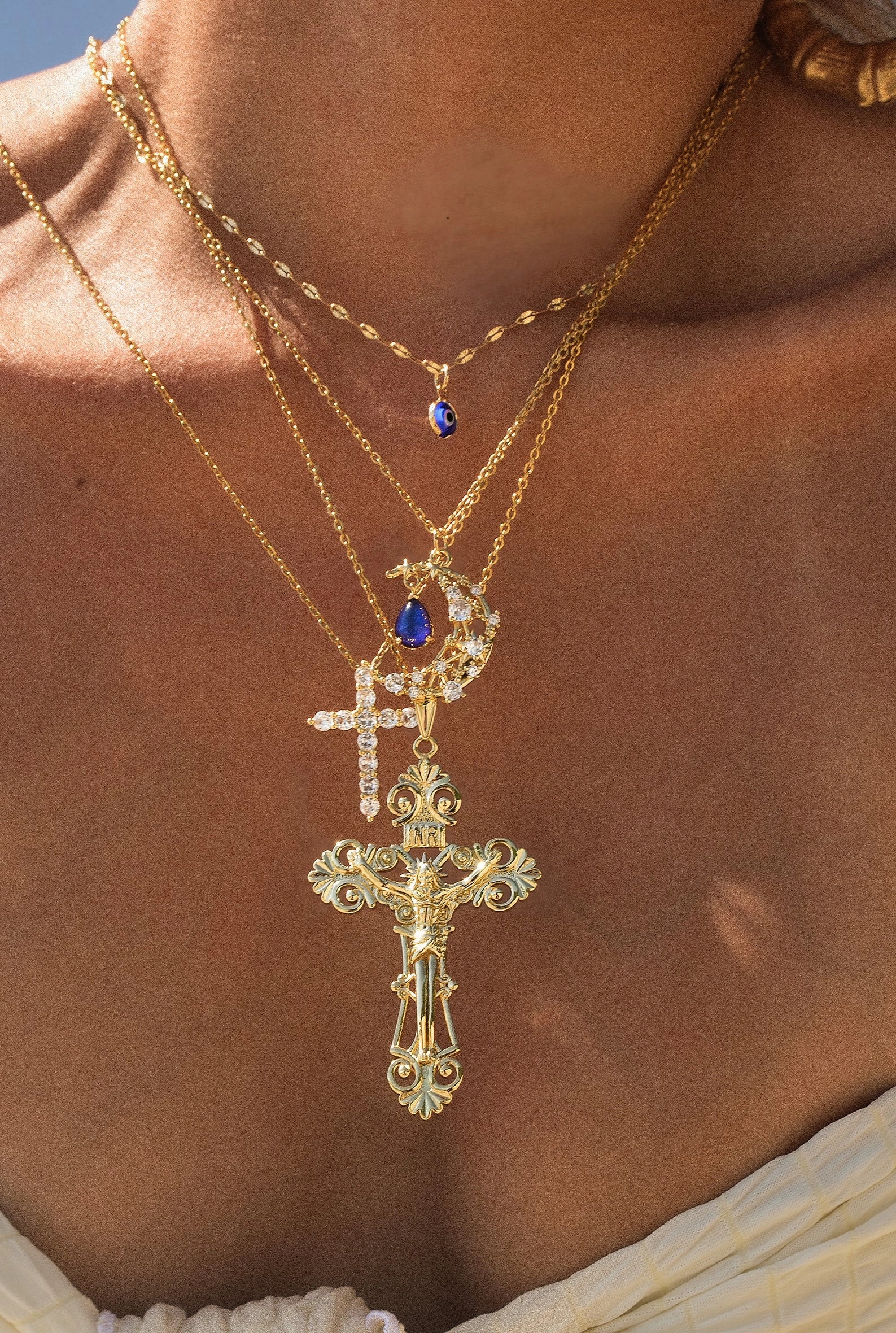 CRYSTAL CROSS NECKLACE