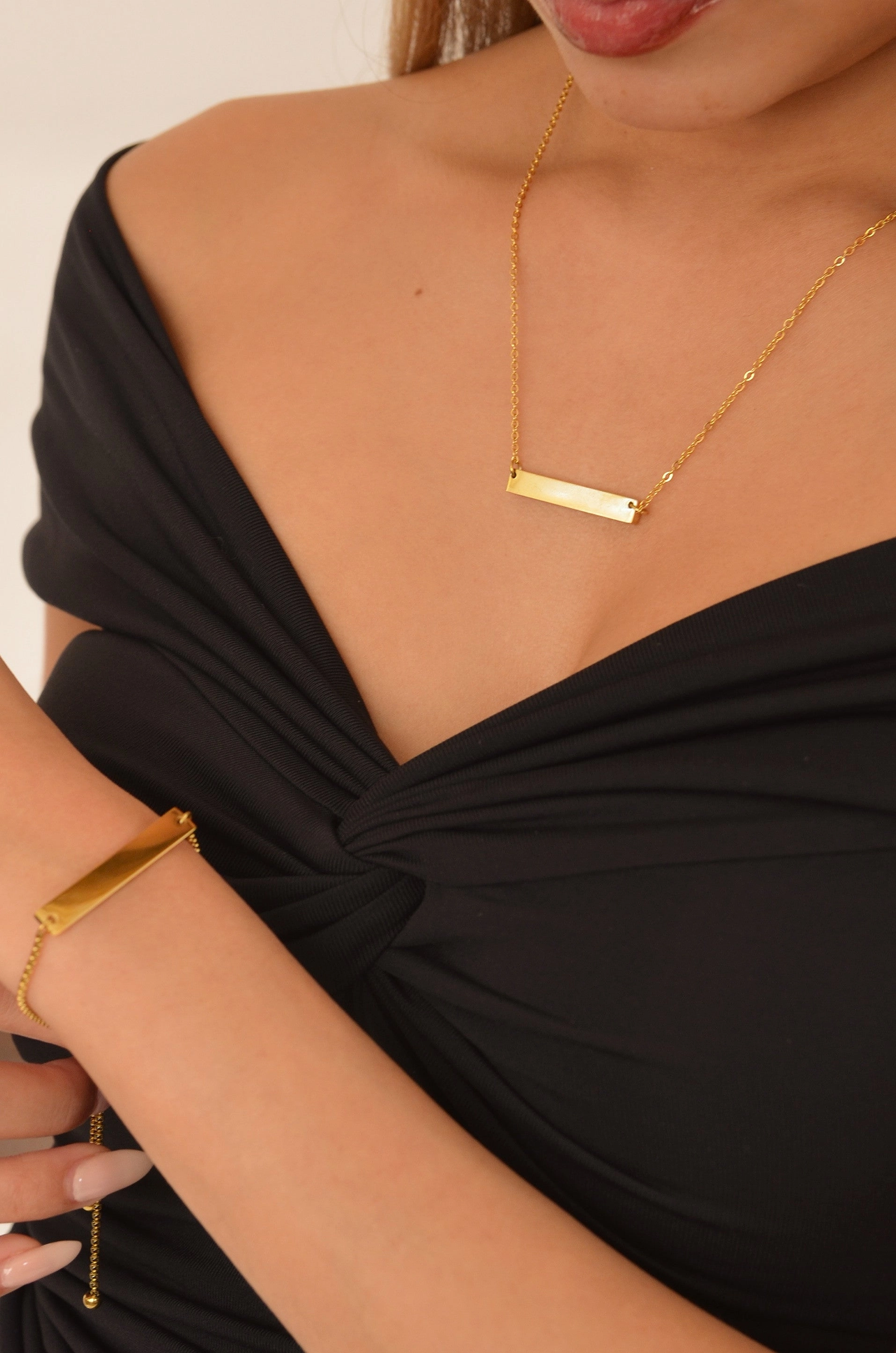 CUSTOM ENGRAVED NECKLACE