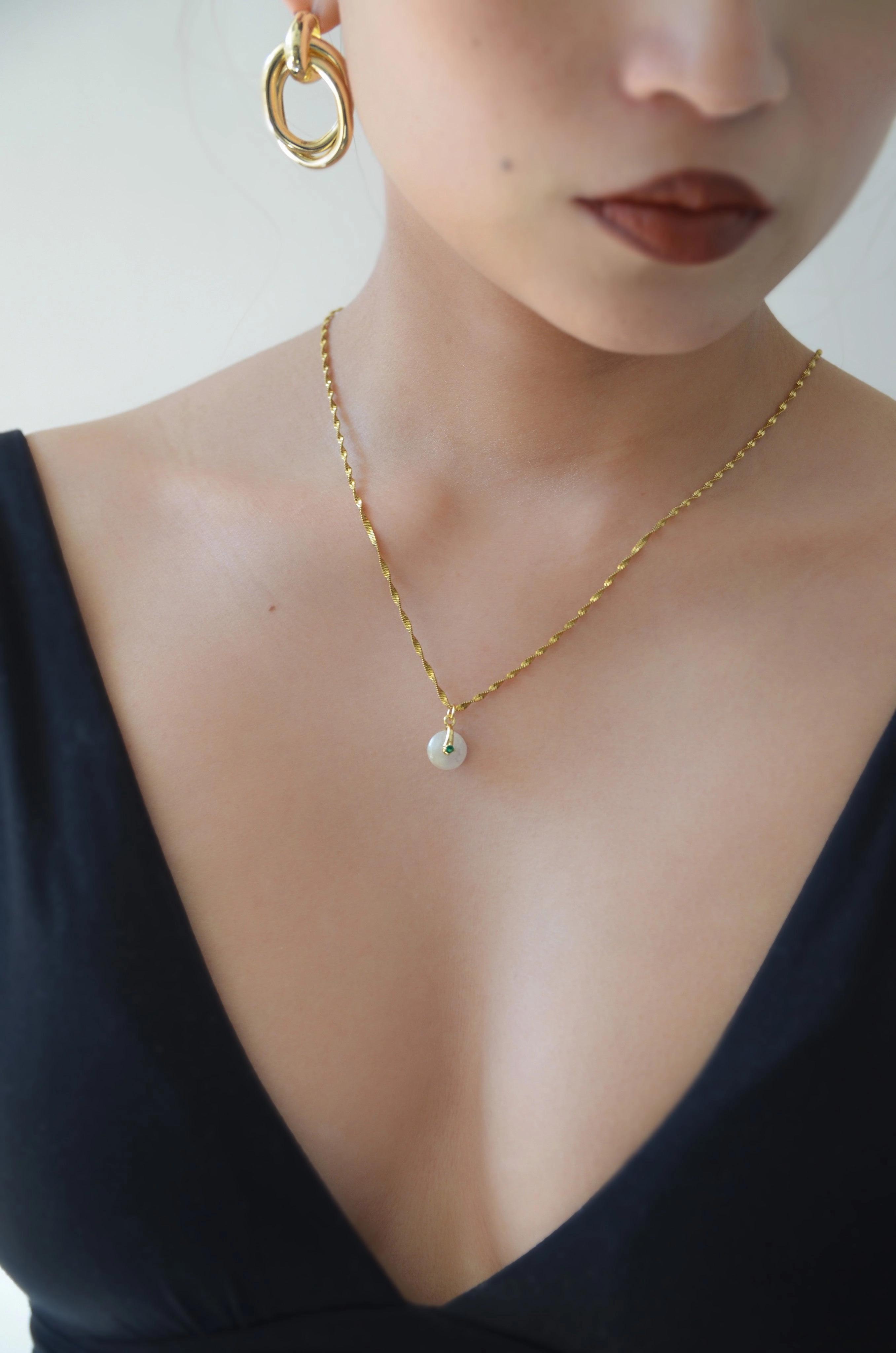 DAINTY EMERALD JADE NECKLACE