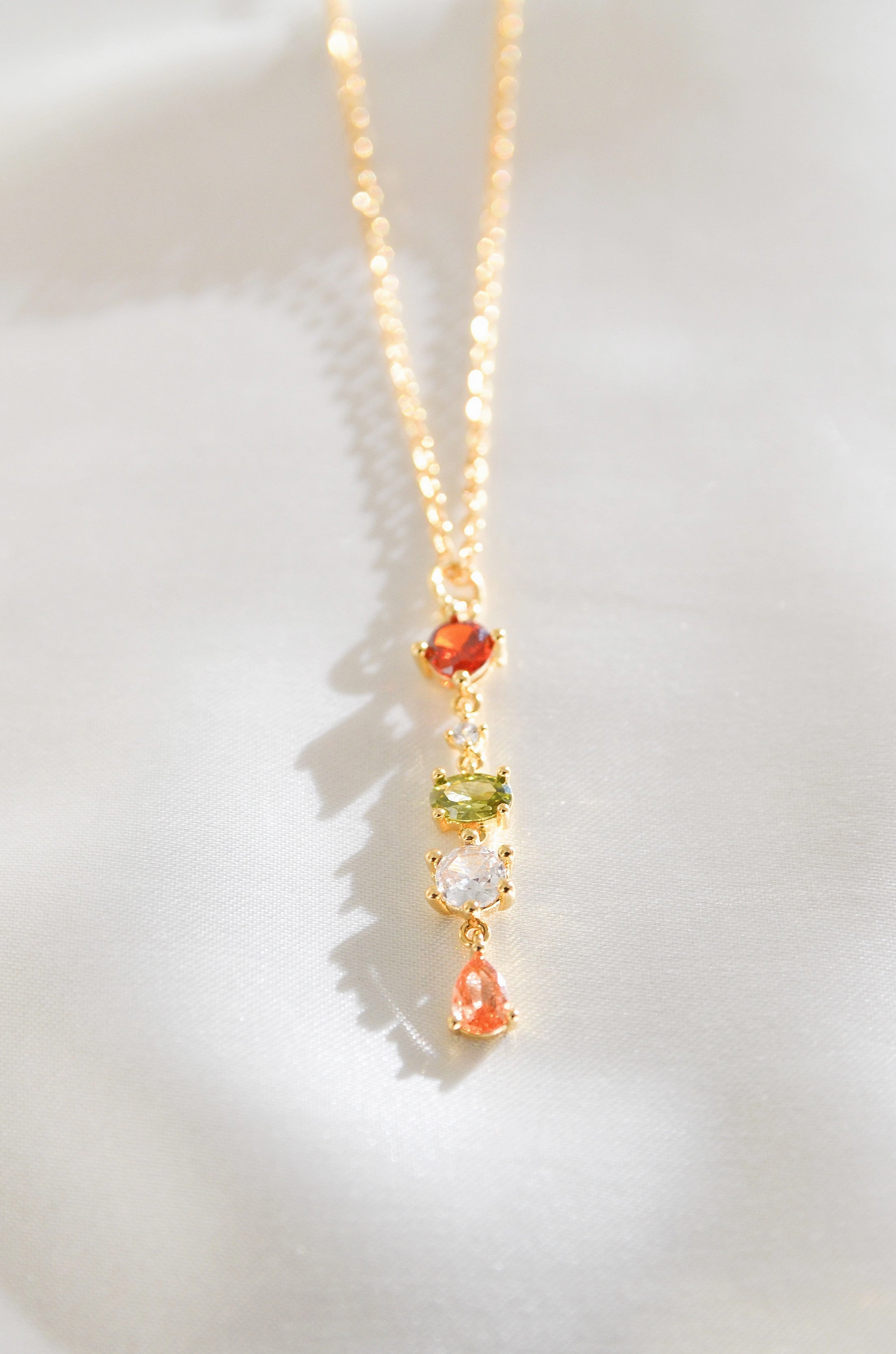 HALO HALO CRYSTAL PENDANT NECKLACE