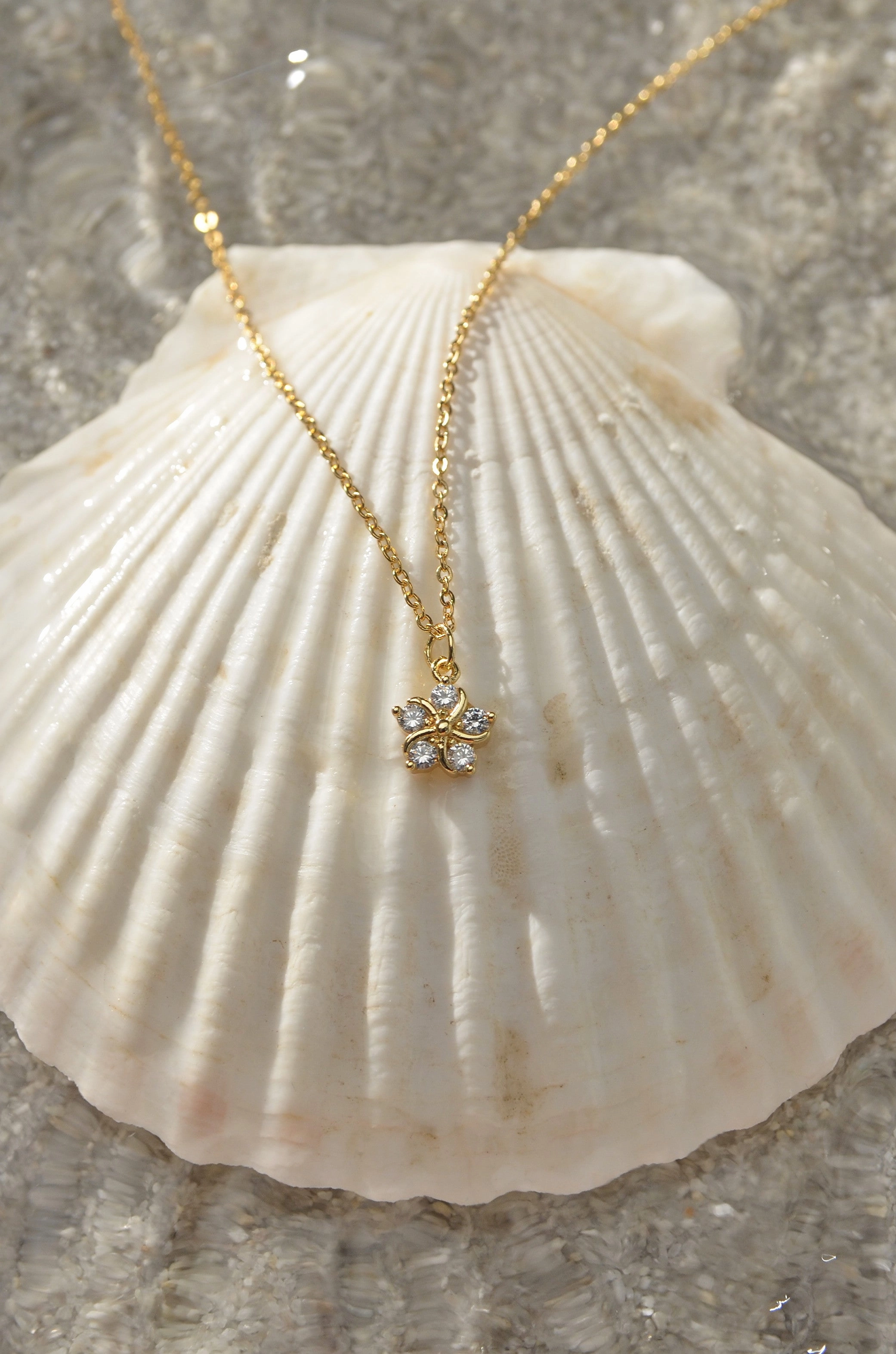 HEALING FLOWER NECKLACE
