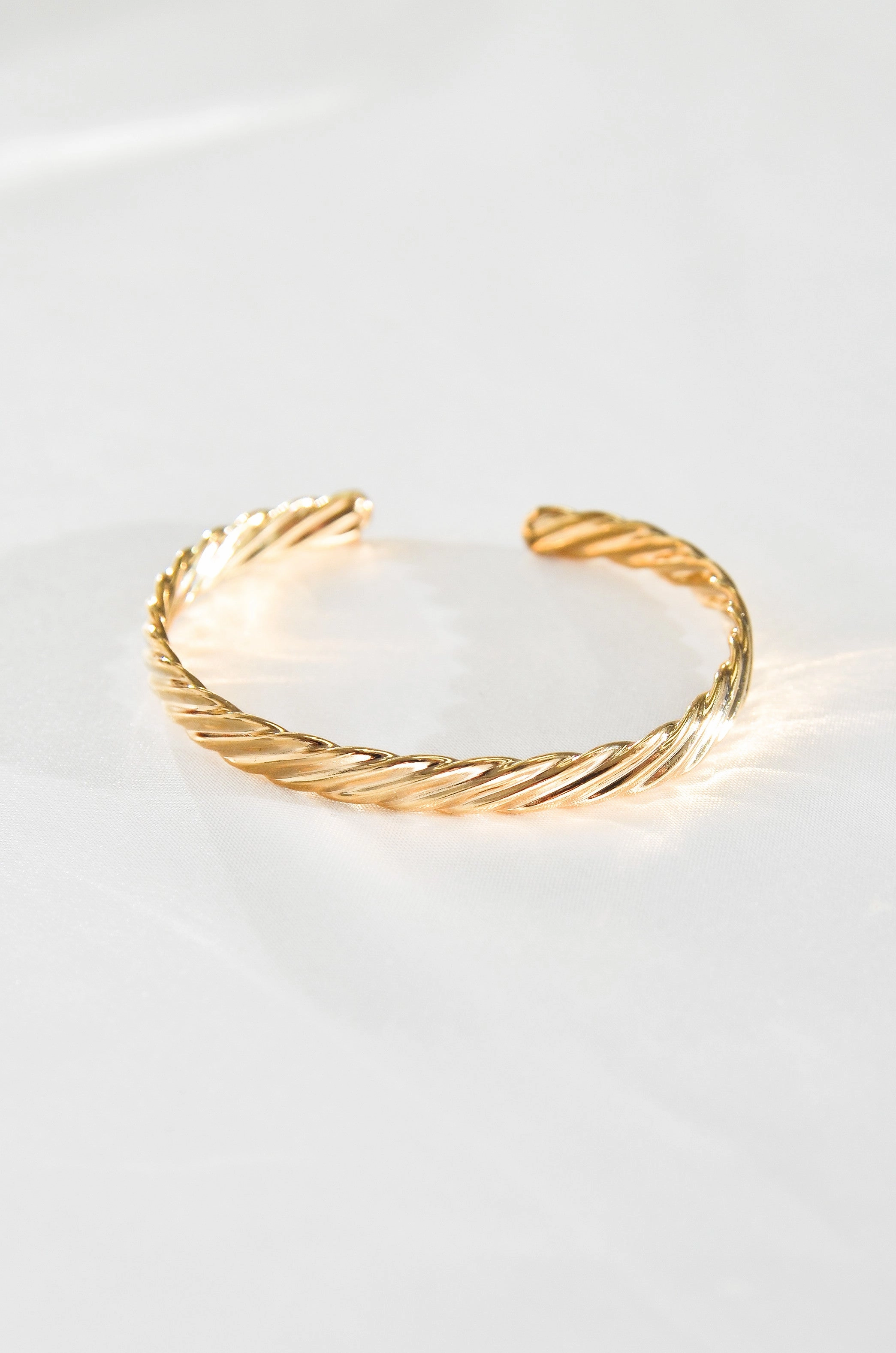 MANILA BANGLE