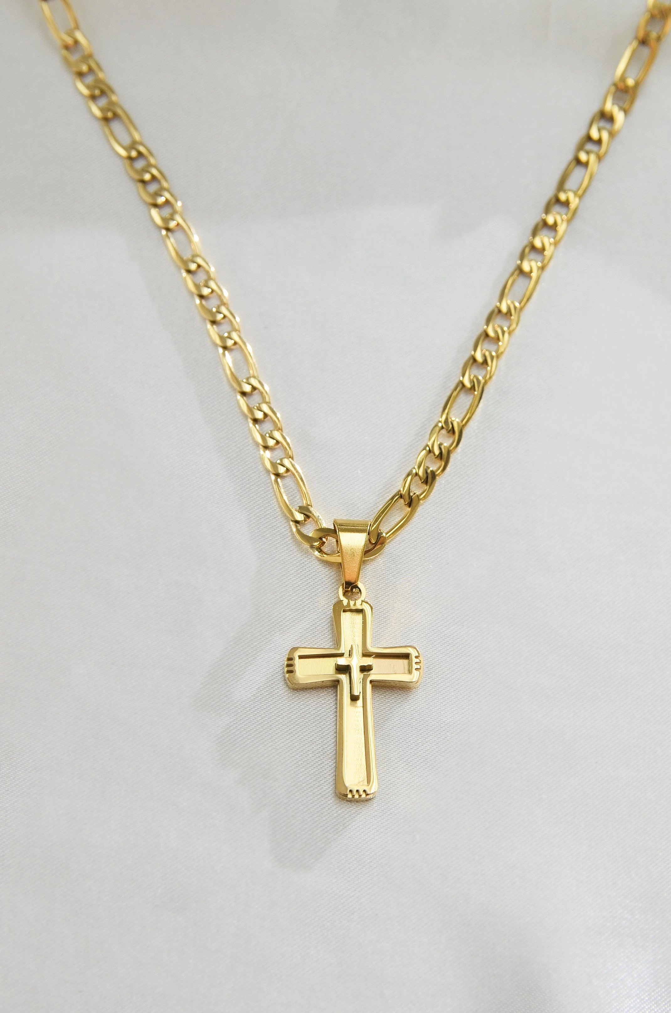 MEN'S MANILA CROSS PENDANT NECKLACE
