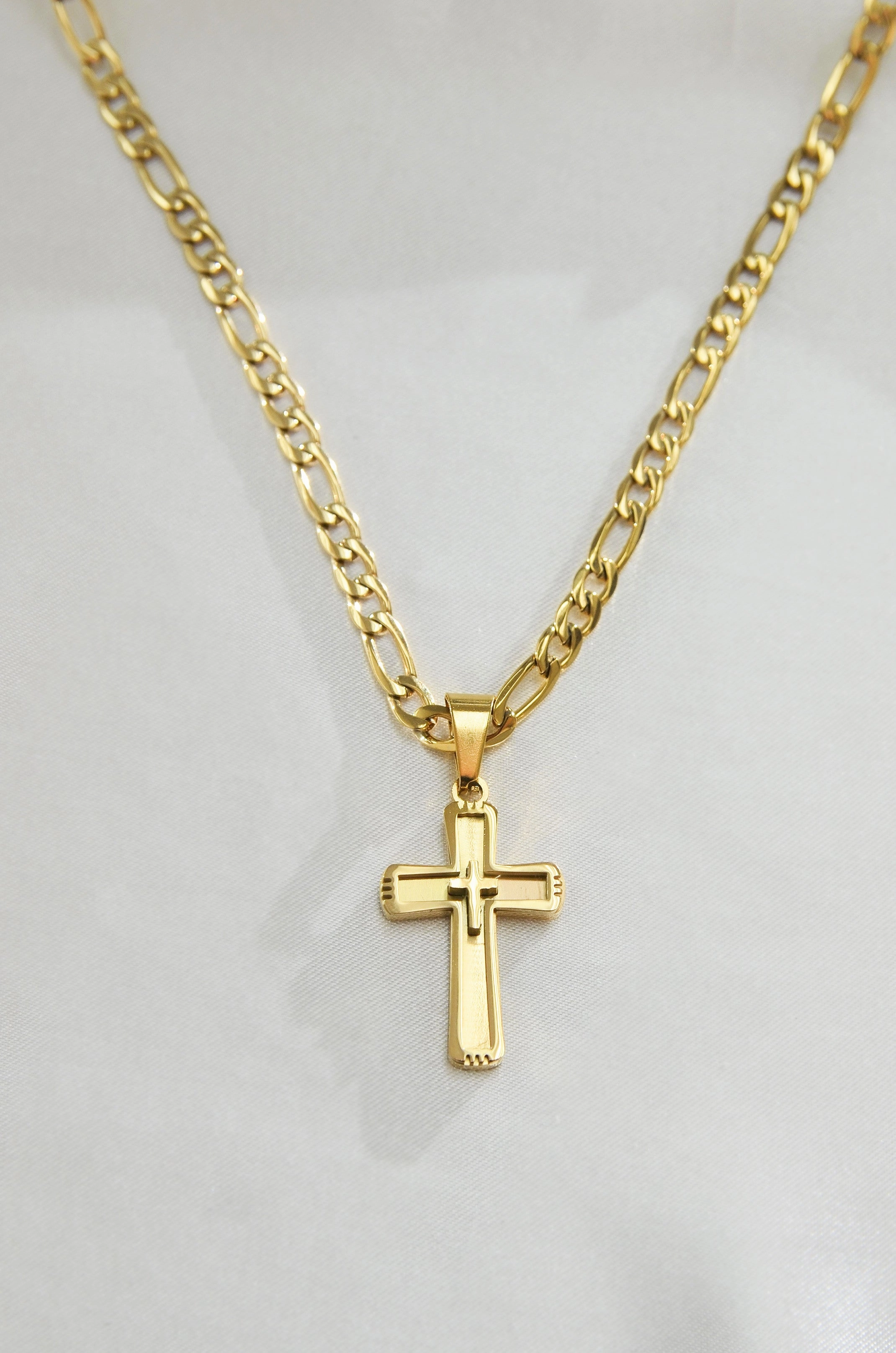 MEN'S MANILA CROSS PENDANT NECKLACE