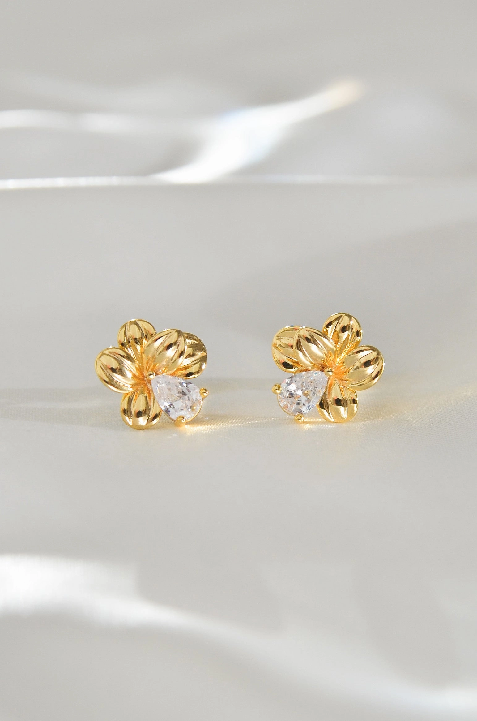 SAMPAGUITA FLOWER EARRINGS