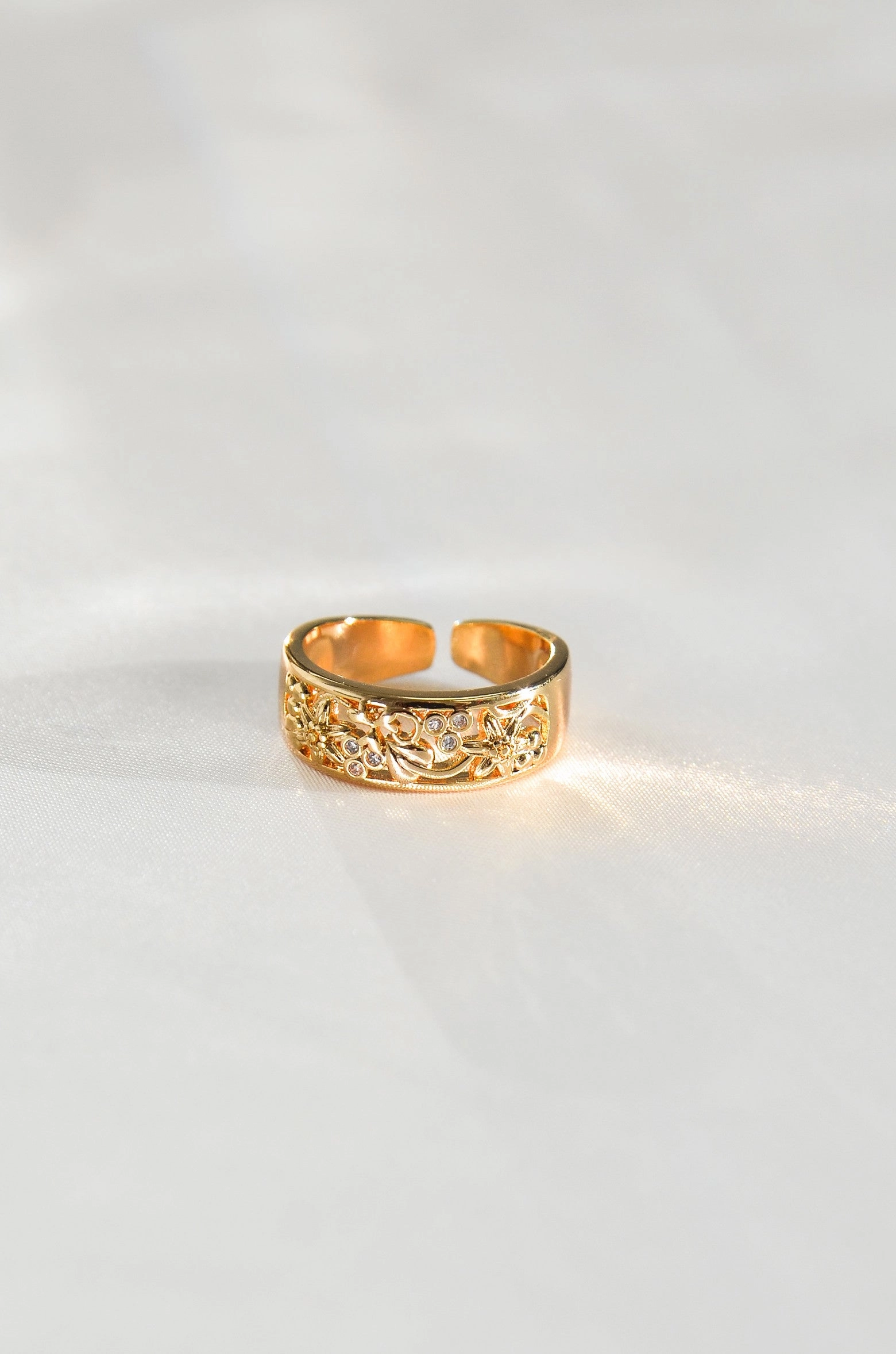 VINTAGE SAMPAGUITA FLOWER RING
