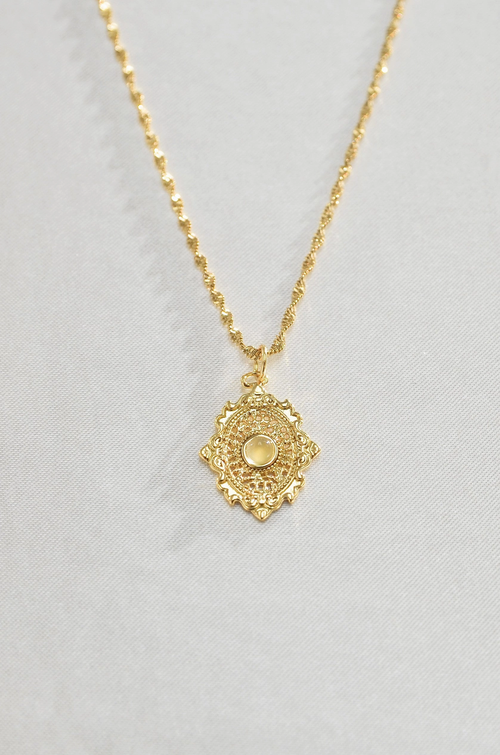 VINTAGE TAMBORIN GEMSTONE NECKLACE