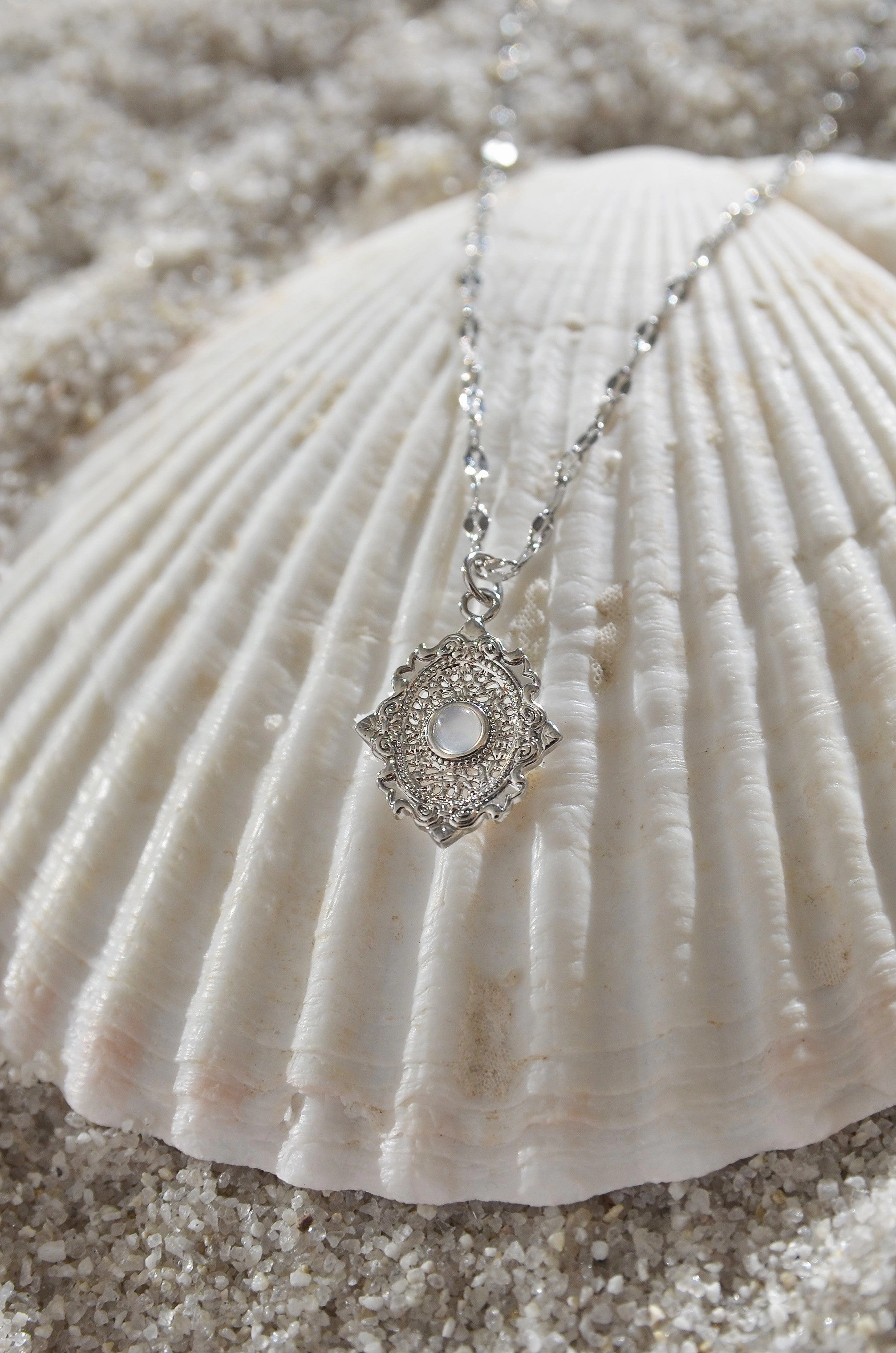 VINTAGE TAMBORIN GEMSTONE NECKLACE