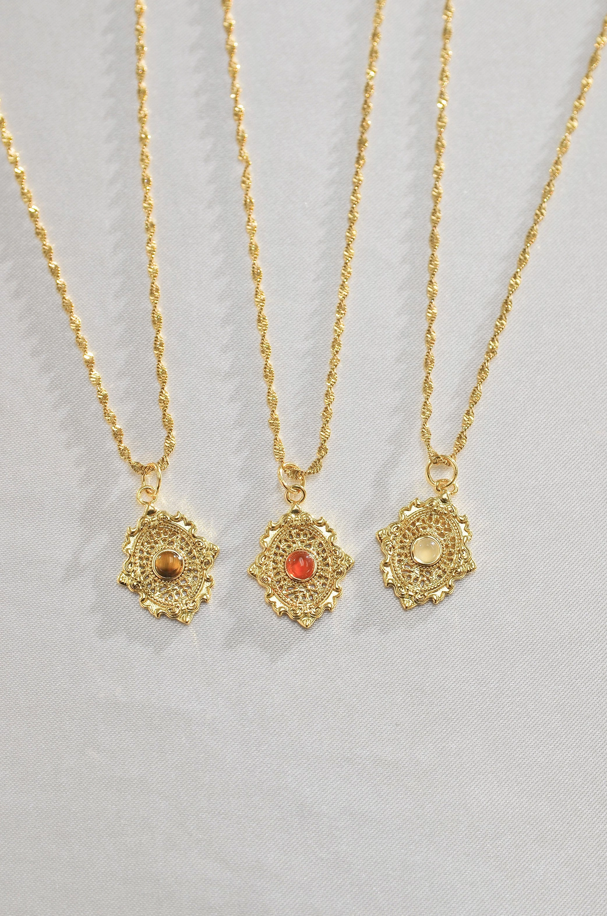 VINTAGE TAMBORIN GEMSTONE NECKLACE